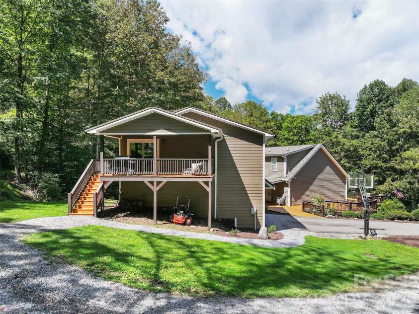 366 Sequoyah Drive, Waynesville, NC 28785.  MLS# CAR4413892, YatesRealty ID 45990. 
