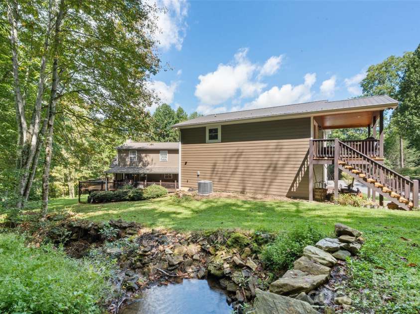 366 Sequoyah Drive, Waynesville, NC 28785.  MLS# CAR4413892, YatesRealty ID 45990. 