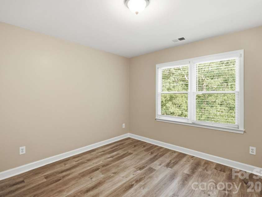 1321 Hillshire Meadow Drive, Matthews, NC 28105.  MLS# CAR4415278, YatesRealty ID 45991. 