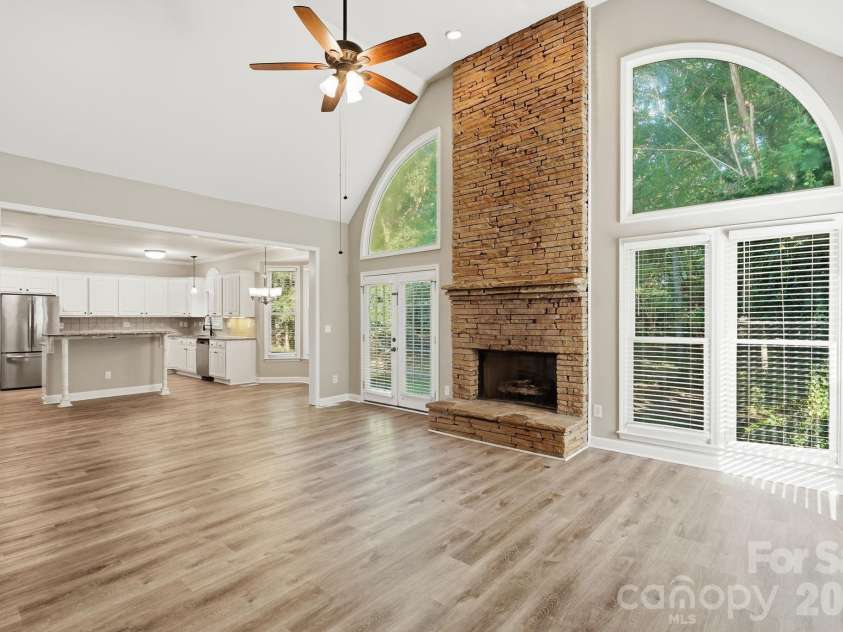 1321 Hillshire Meadow Drive, Matthews, NC 28105.  MLS# CAR4415278, YatesRealty ID 45991. 