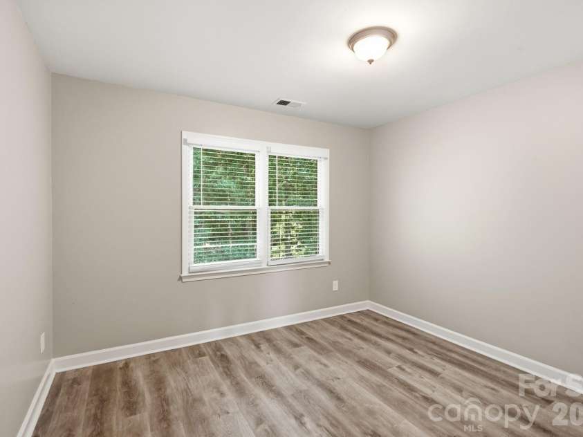 1321 Hillshire Meadow Drive, Matthews, NC 28105.  MLS# CAR4415278, YatesRealty ID 45991. 