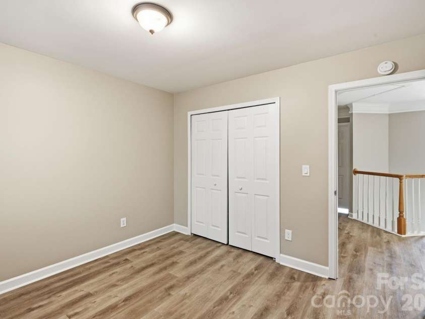 1321 Hillshire Meadow Drive, Matthews, NC 28105.  MLS# CAR4415278, YatesRealty ID 45991. 