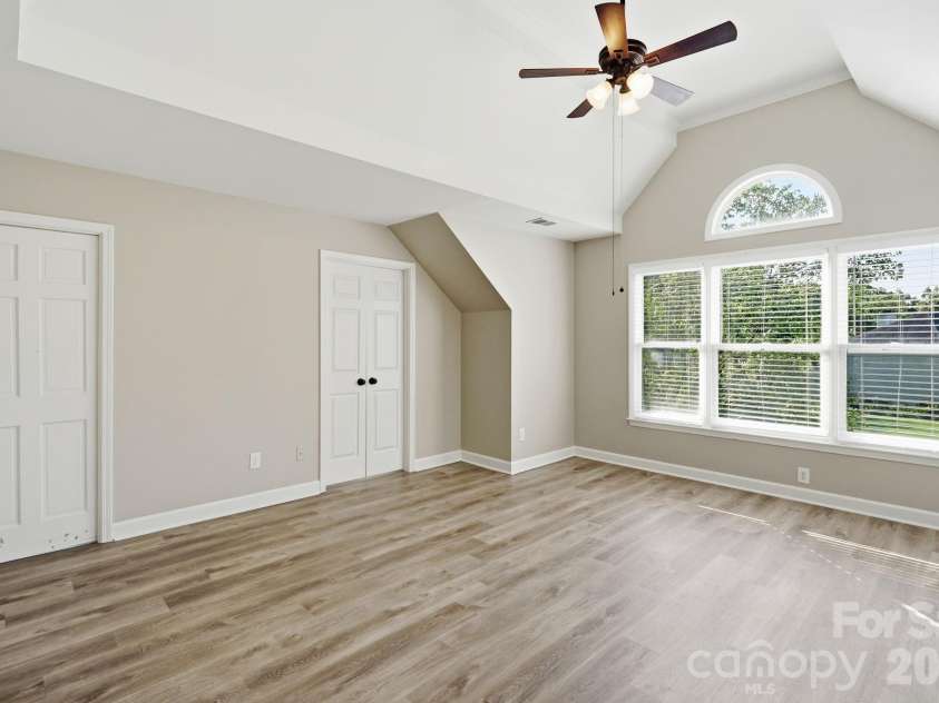 1321 Hillshire Meadow Drive, Matthews, NC 28105.  MLS# CAR4415278, YatesRealty ID 45991. 