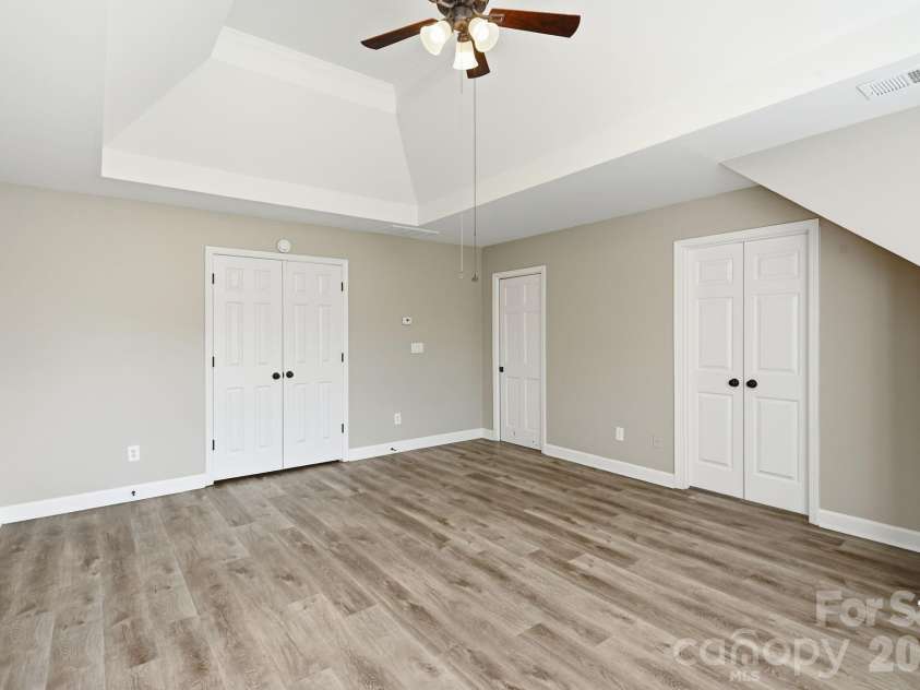 1321 Hillshire Meadow Drive, Matthews, NC 28105.  MLS# CAR4415278, YatesRealty ID 45991. 