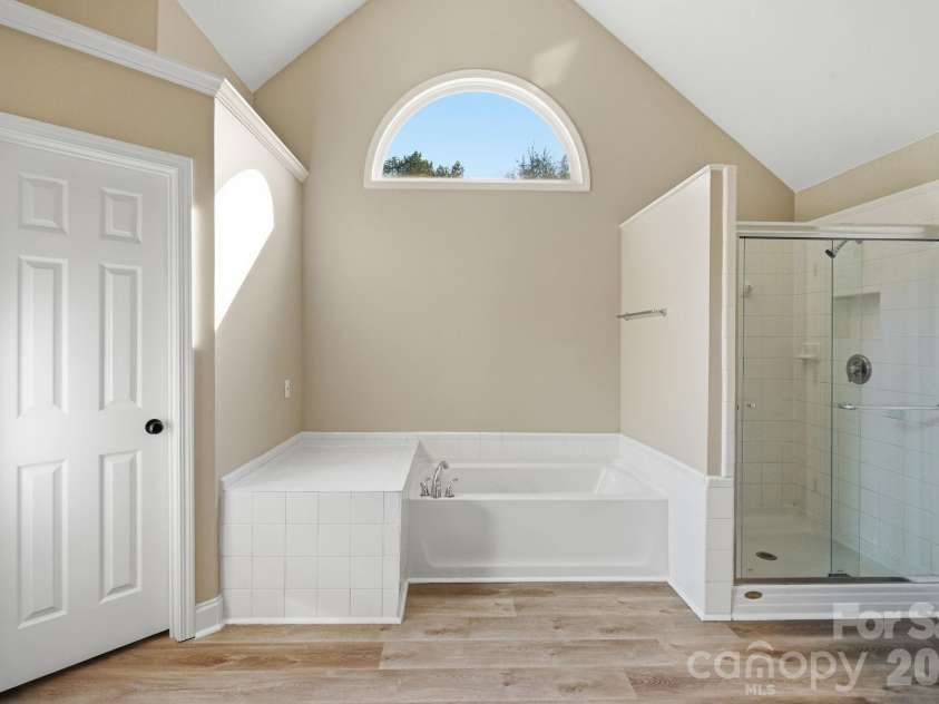 1321 Hillshire Meadow Drive, Matthews, NC 28105.  MLS# CAR4415278, YatesRealty ID 45991. 