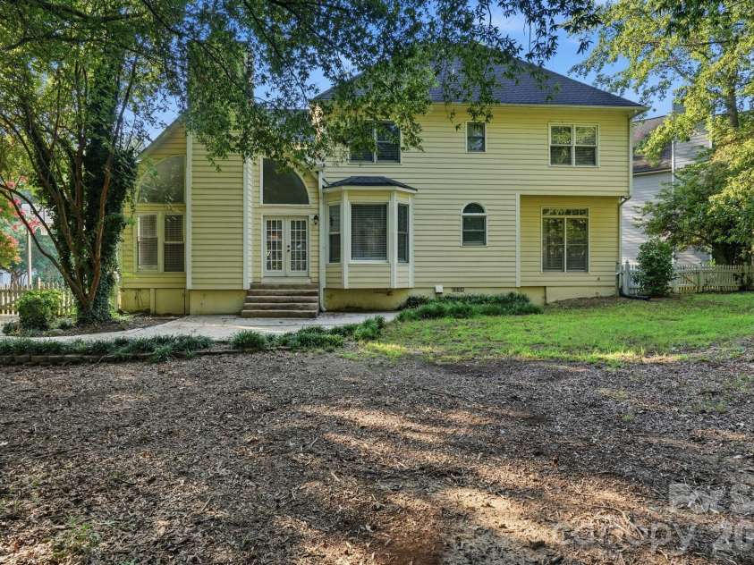 1321 Hillshire Meadow Drive, Matthews, NC 28105.  MLS# CAR4415278, YatesRealty ID 45991. 