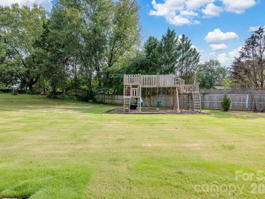 7808 Biddstone Court, Charlotte, NC 28226.  MLS# CAR4414783, YatesRealty ID 45992. 