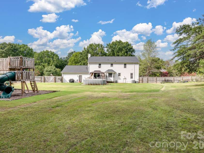 7808 Biddstone Court, Charlotte, NC 28226.  MLS# CAR4414783, YatesRealty ID 45992. 