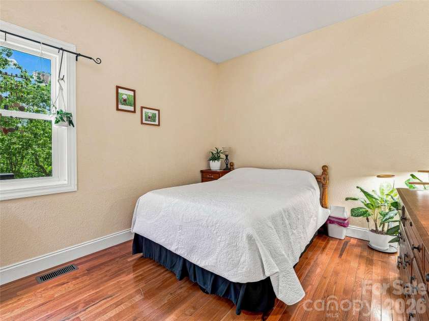524 Lookout Drive, Pisgah Forest, NC 28768.  MLS# CAR4416154, YatesRealty ID 45993. Bed 2