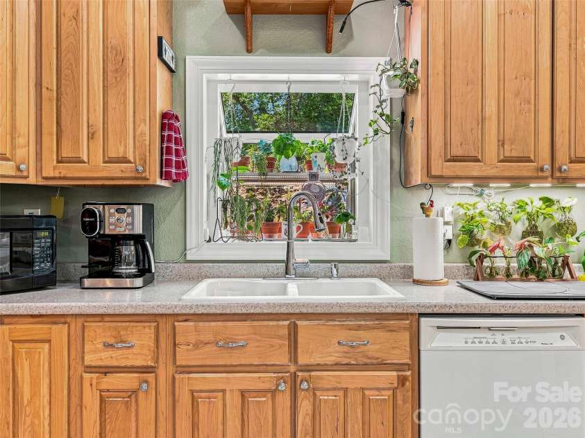 524 Lookout Drive, Pisgah Forest, NC 28768.  MLS# CAR4416154, YatesRealty ID 45993. Kitchen