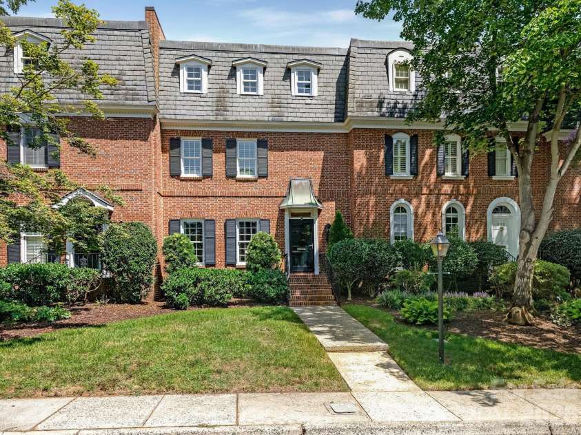 223 Perrin Place, Charlotte, NC 28207.  MLS# CAR4415312, YatesRealty ID 45995. 