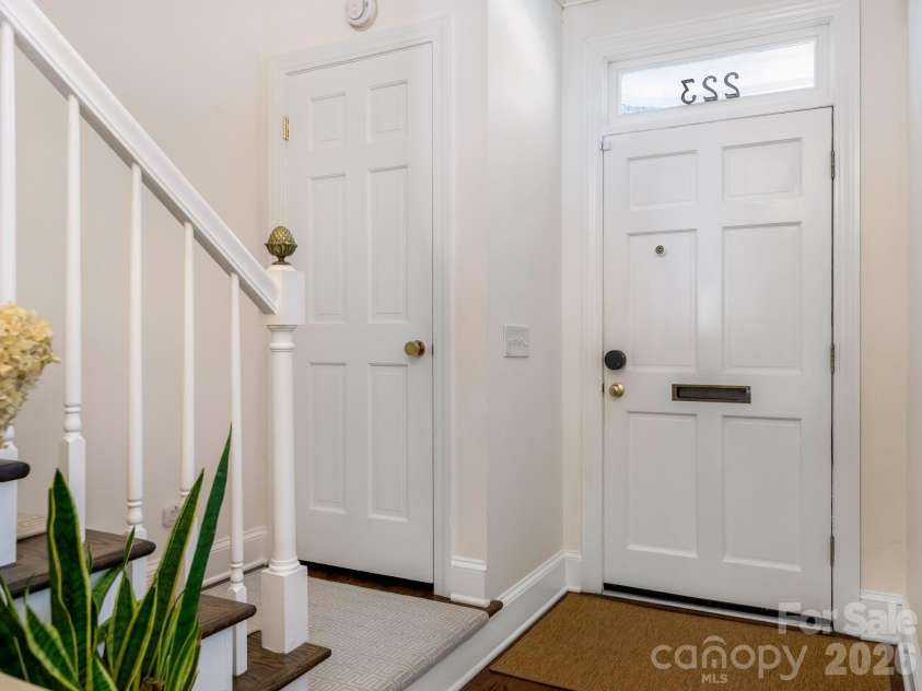 223 Perrin Place, Charlotte, NC 28207.  MLS# CAR4415312, YatesRealty ID 45995. 