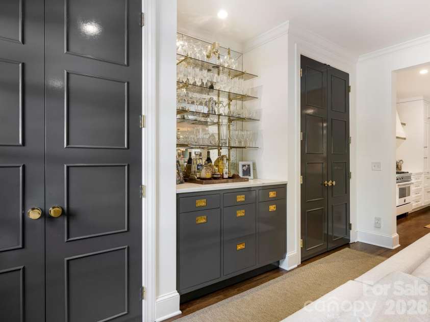 223 Perrin Place, Charlotte, NC 28207.  MLS# CAR4415312, YatesRealty ID 45995. 