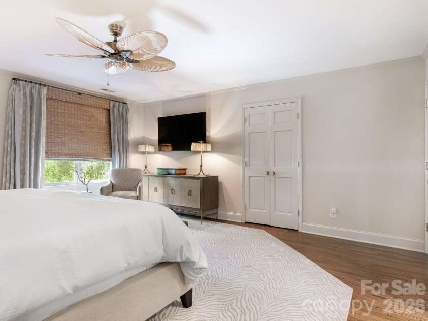 223 Perrin Place, Charlotte, NC 28207.  MLS# CAR4415312, YatesRealty ID 45995. 