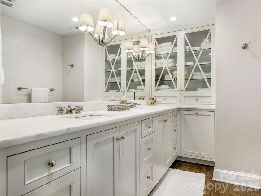 223 Perrin Place, Charlotte, NC 28207.  MLS# CAR4415312, YatesRealty ID 45995. 