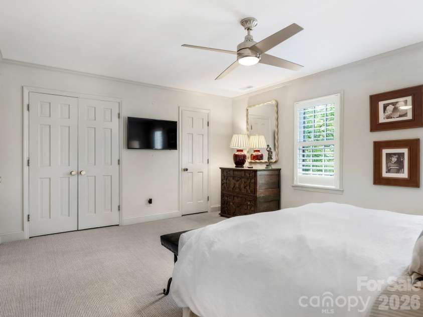 223 Perrin Place, Charlotte, NC 28207.  MLS# CAR4415312, YatesRealty ID 45995. 