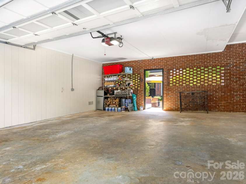 223 Perrin Place, Charlotte, NC 28207.  MLS# CAR4415312, YatesRealty ID 45995. 