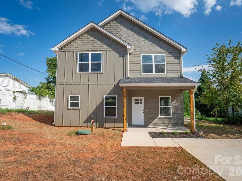 206 Prospect Street, Lenoir, NC 28645.  MLS# CAR4417008, YatesRealty ID 45996. 
