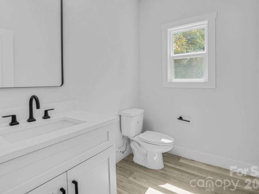 206 Prospect Street, Lenoir, NC 28645.  MLS# CAR4417008, YatesRealty ID 45996. 