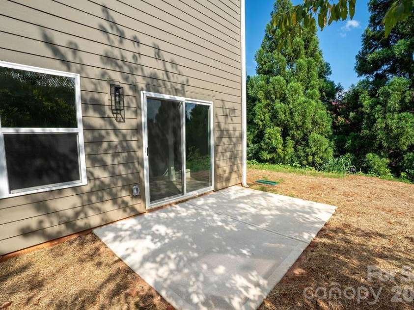 206 Prospect Street, Lenoir, NC 28645.  MLS# CAR4417008, YatesRealty ID 45996. 