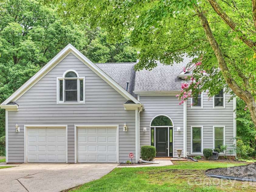7224 Canyon Drive, Charlotte, NC 28262.  MLS# CAR4414984, YatesRealty ID 45997. 