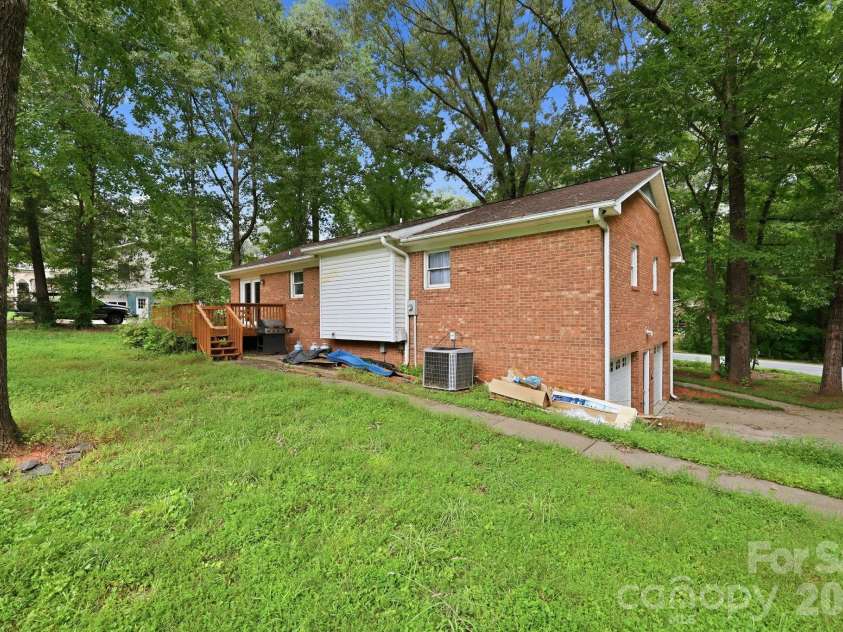 3707 Welcome Arcadia Road, Lexington, NC 27295.  MLS# CAR4417014, YatesRealty ID 45998. 