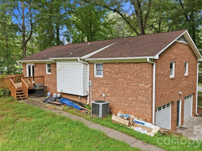 3707 Welcome Arcadia Road, Lexington, NC 27295.  MLS# CAR4417014, YatesRealty ID 45998. 