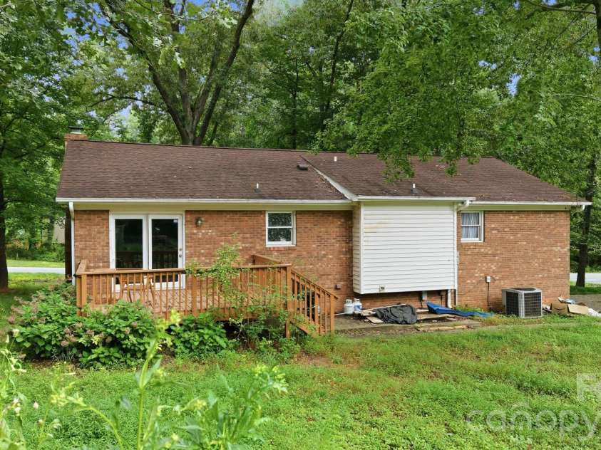 3707 Welcome Arcadia Road, Lexington, NC 27295.  MLS# CAR4417014, YatesRealty ID 45998. 