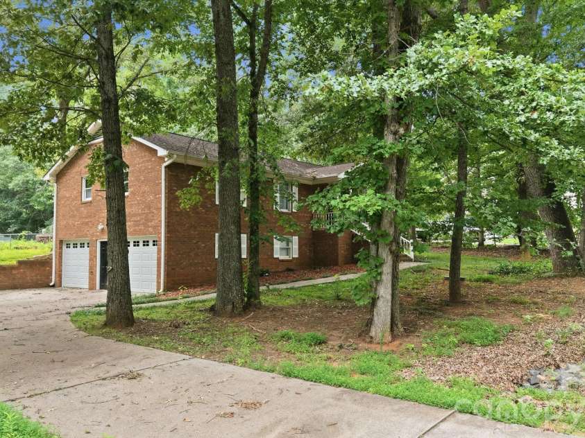 3707 Welcome Arcadia Road, Lexington, NC 27295.  MLS# CAR4417014, YatesRealty ID 45998. 