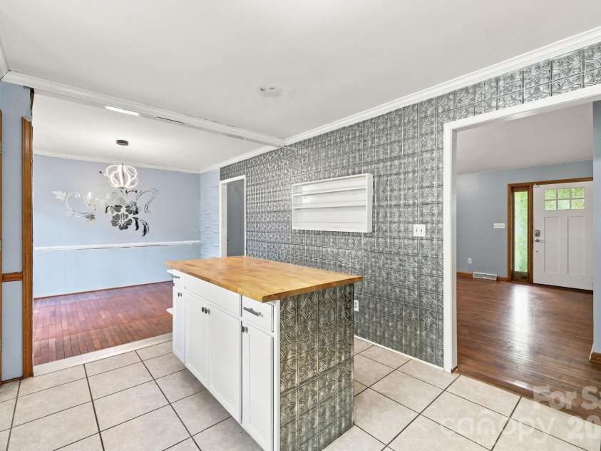 3707 Welcome Arcadia Road, Lexington, NC 27295.  MLS# CAR4417014, YatesRealty ID 45998. 