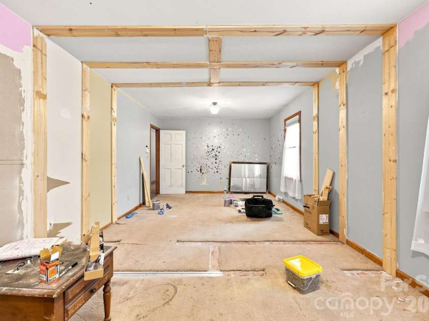 3707 Welcome Arcadia Road, Lexington, NC 27295.  MLS# CAR4417014, YatesRealty ID 45998. 