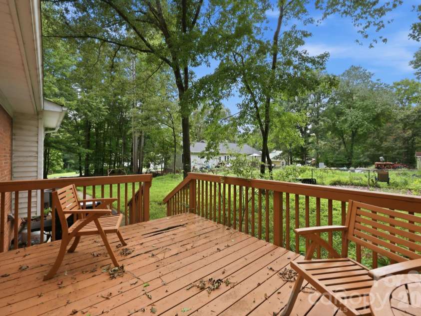 3707 Welcome Arcadia Road, Lexington, NC 27295.  MLS# CAR4417014, YatesRealty ID 45998. 