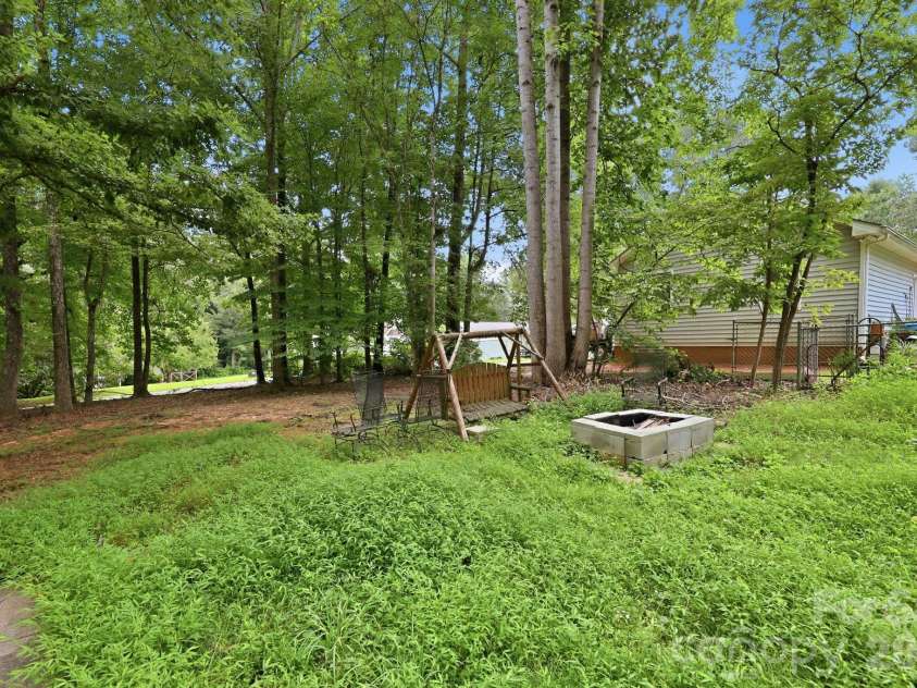 3707 Welcome Arcadia Road, Lexington, NC 27295.  MLS# CAR4417014, YatesRealty ID 45998. 