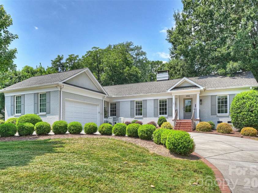 3942 Barclay Downs Drive, Charlotte, NC 28209.  MLS# CAR4409460, YatesRealty ID 45999. 