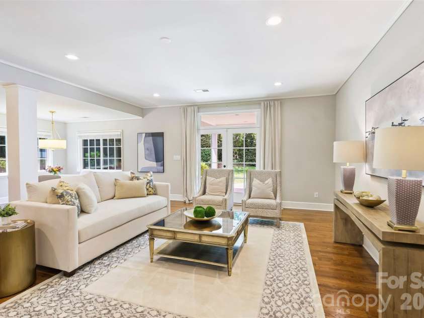 3942 Barclay Downs Drive, Charlotte, NC 28209.  MLS# CAR4409460, YatesRealty ID 45999. 