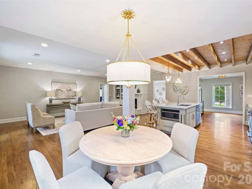 3942 Barclay Downs Drive, Charlotte, NC 28209.  MLS# CAR4409460, YatesRealty ID 45999. 
