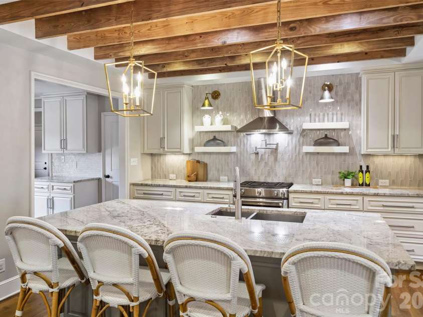 3942 Barclay Downs Drive, Charlotte, NC 28209.  MLS# CAR4409460, YatesRealty ID 45999. 