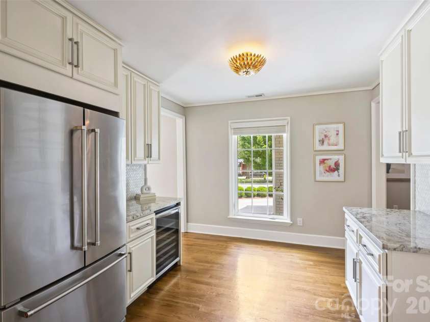 3942 Barclay Downs Drive, Charlotte, NC 28209.  MLS# CAR4409460, YatesRealty ID 45999. 