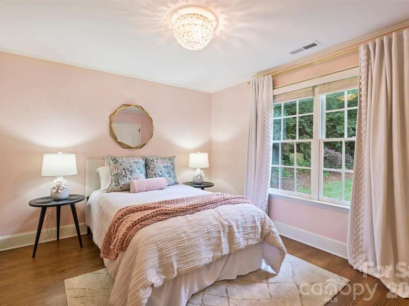 3942 Barclay Downs Drive, Charlotte, NC 28209.  MLS# CAR4409460, YatesRealty ID 45999. 