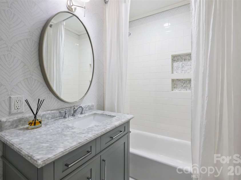 3942 Barclay Downs Drive, Charlotte, NC 28209.  MLS# CAR4409460, YatesRealty ID 45999. 