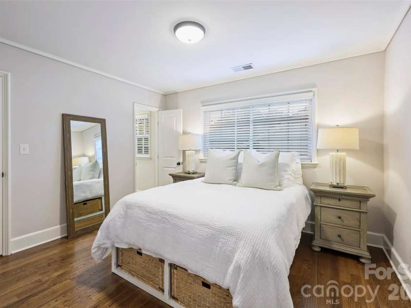 3942 Barclay Downs Drive, Charlotte, NC 28209.  MLS# CAR4409460, YatesRealty ID 45999. 