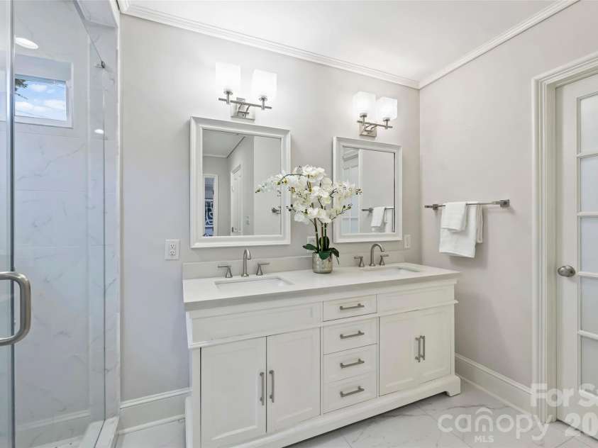 3942 Barclay Downs Drive, Charlotte, NC 28209.  MLS# CAR4409460, YatesRealty ID 45999. 