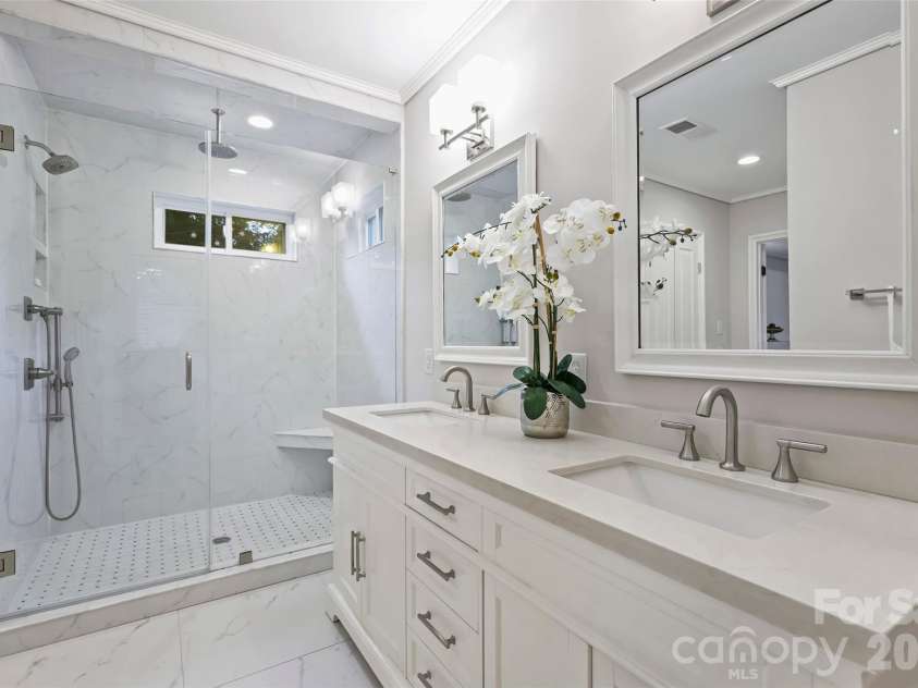 3942 Barclay Downs Drive, Charlotte, NC 28209.  MLS# CAR4409460, YatesRealty ID 45999. 