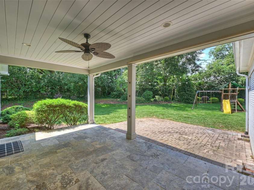 3942 Barclay Downs Drive, Charlotte, NC 28209.  MLS# CAR4409460, YatesRealty ID 45999. 