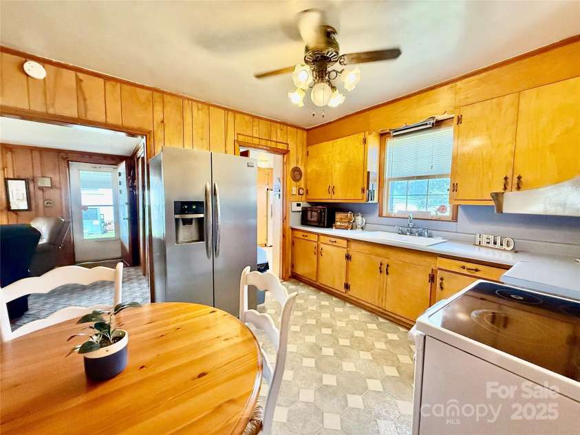 3 Underwood Avenue, Great Falls, SC 29055.  MLS# CAR4286398, YatesRealty ID 46. 