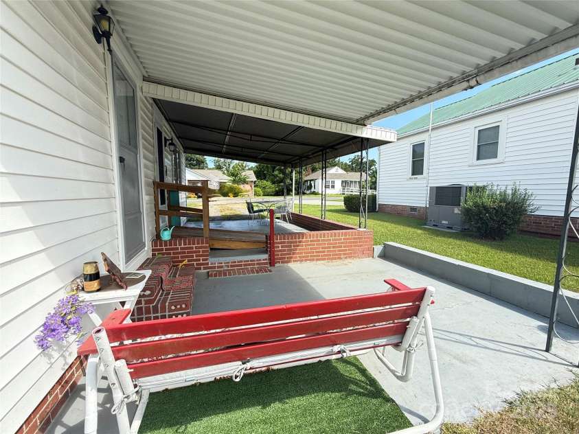 3 Underwood Avenue, Great Falls, SC 29055.  MLS# CAR4286398, YatesRealty ID 46. 