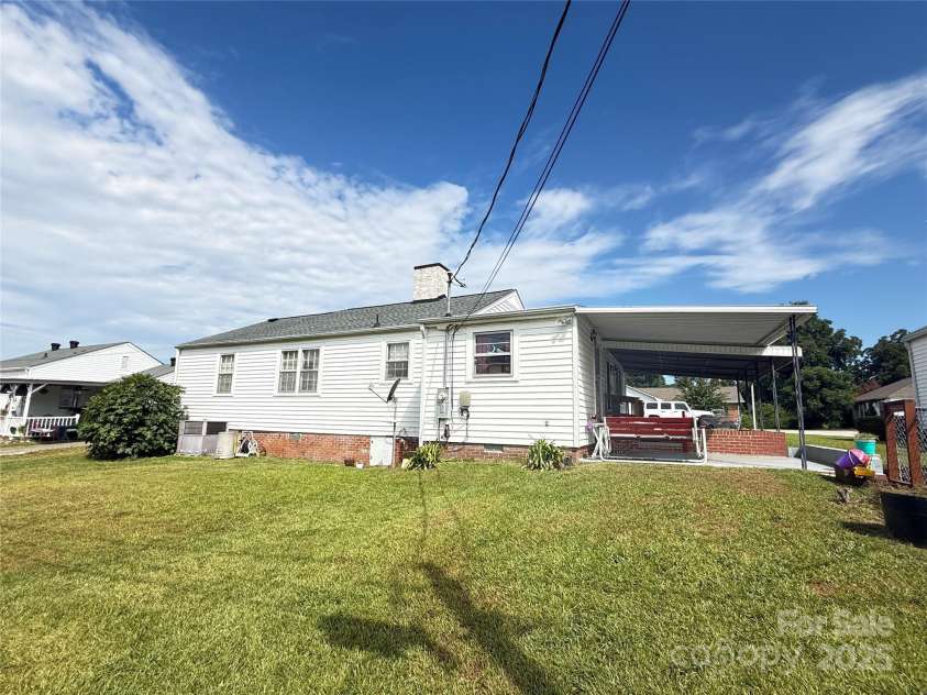 3 Underwood Avenue, Great Falls, SC 29055.  MLS# CAR4286398, YatesRealty ID 46. 