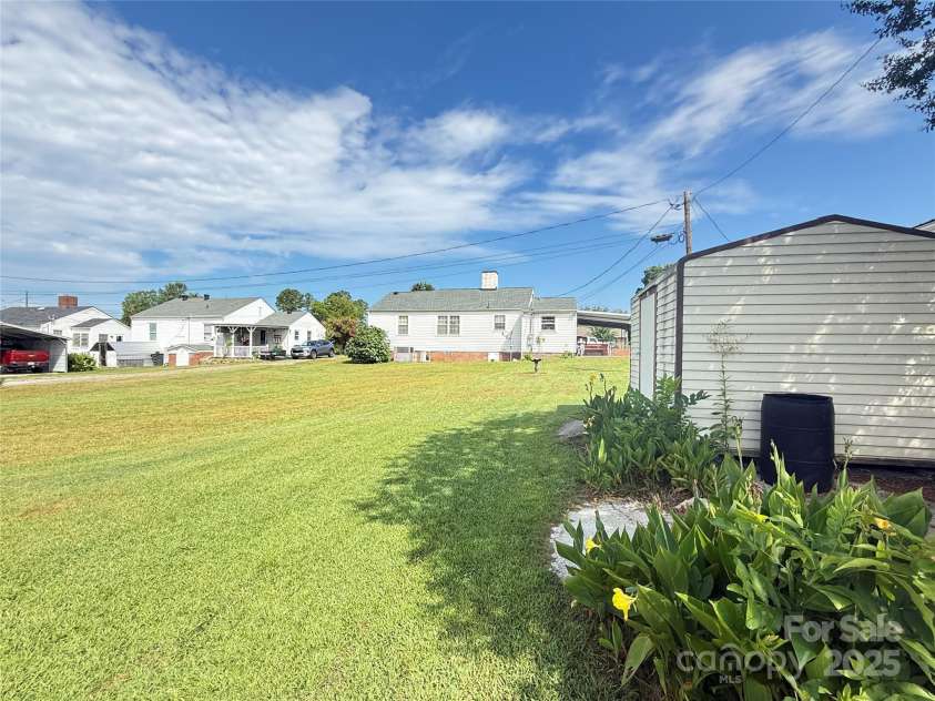 3 Underwood Avenue, Great Falls, SC 29055.  MLS# CAR4286398, YatesRealty ID 46. 