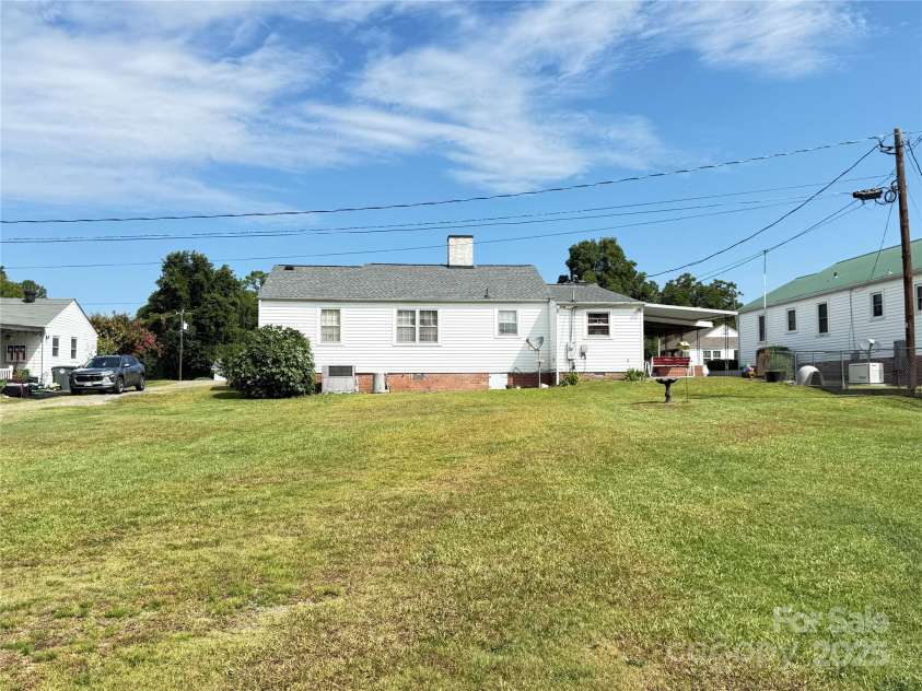 3 Underwood Avenue, Great Falls, SC 29055.  MLS# CAR4286398, YatesRealty ID 46. 