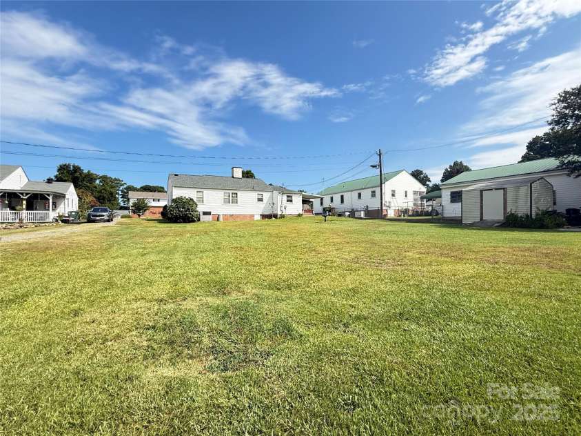 3 Underwood Avenue, Great Falls, SC 29055.  MLS# CAR4286398, YatesRealty ID 46. 